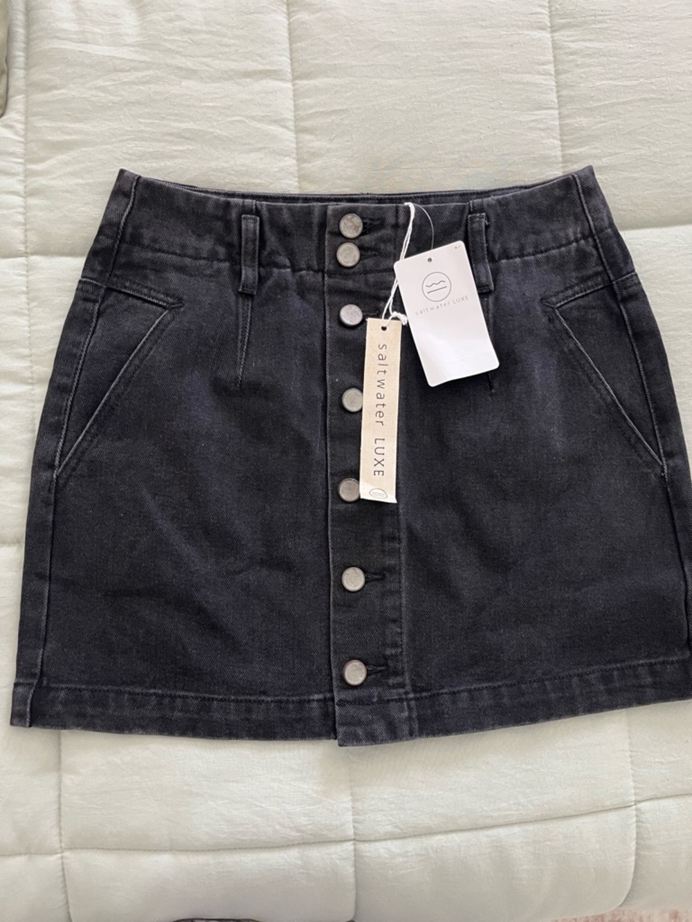 Saltwater Luxe Women's Black Button-Front Denim Skirt size small